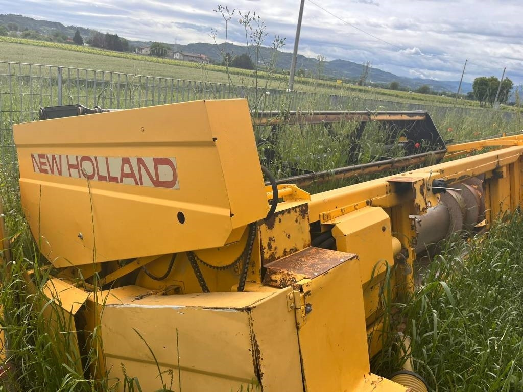 New Holland SOIA 4.4 - Harvester attachment: picture 1 New Holland SOIA 4.4 - Harvester attachment: picture 1
