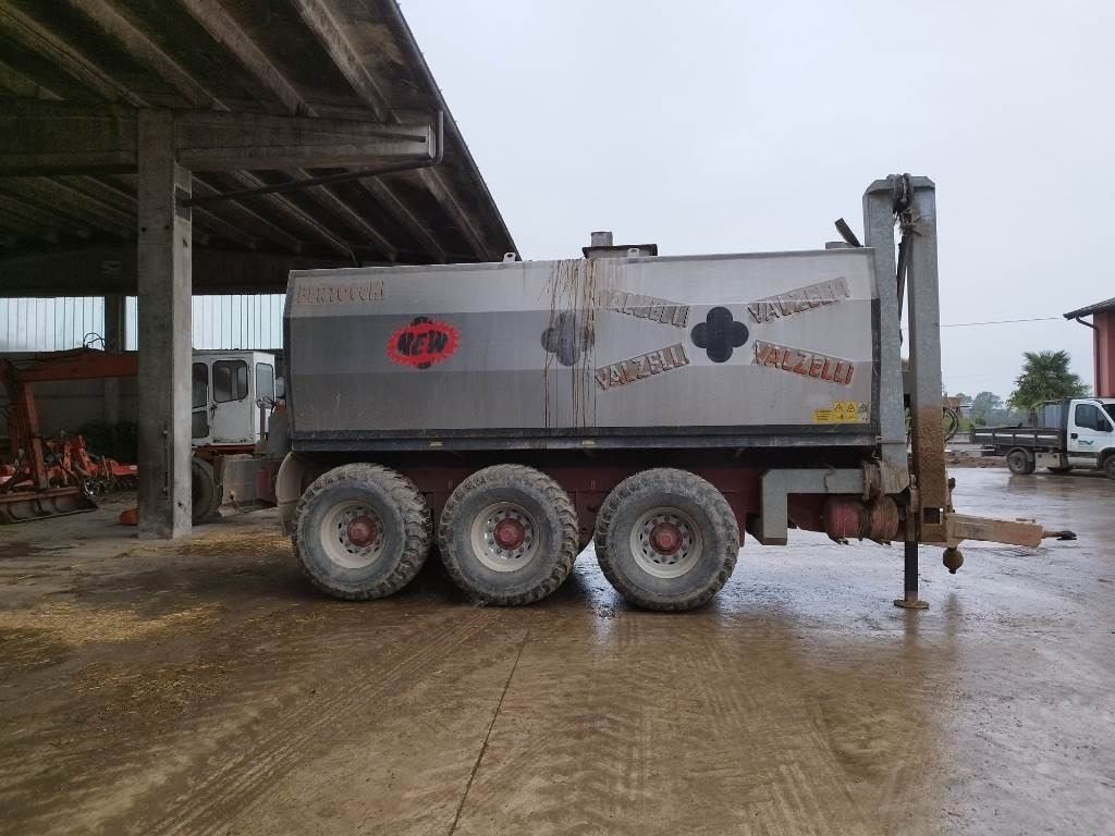 Valzelli 200 cb - Farm trailer: picture 4 Valzelli 200 cb - Farm trailer: picture 4