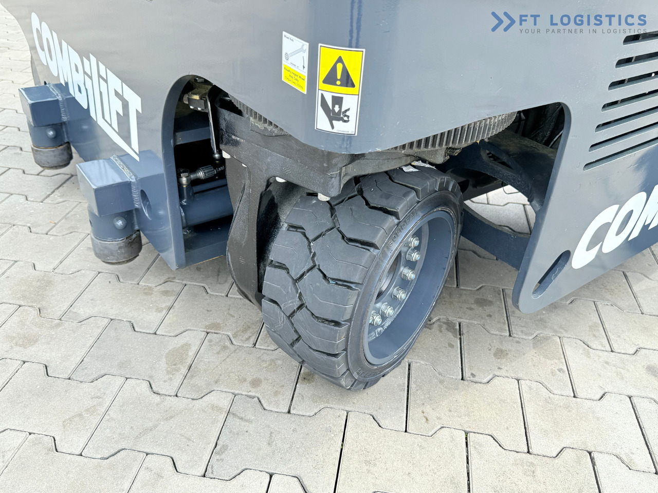 New 4-way reach truck COMBILIFT MR / ELECTRIC / TRIPLEX – 6000MM / FULL FREE LIFT / WIDE POSITIONER / FORK SIDESHIFT / ONLY 1400 HOURS / LIKE NEW [ Copy ] [ Copy ]: picture 6