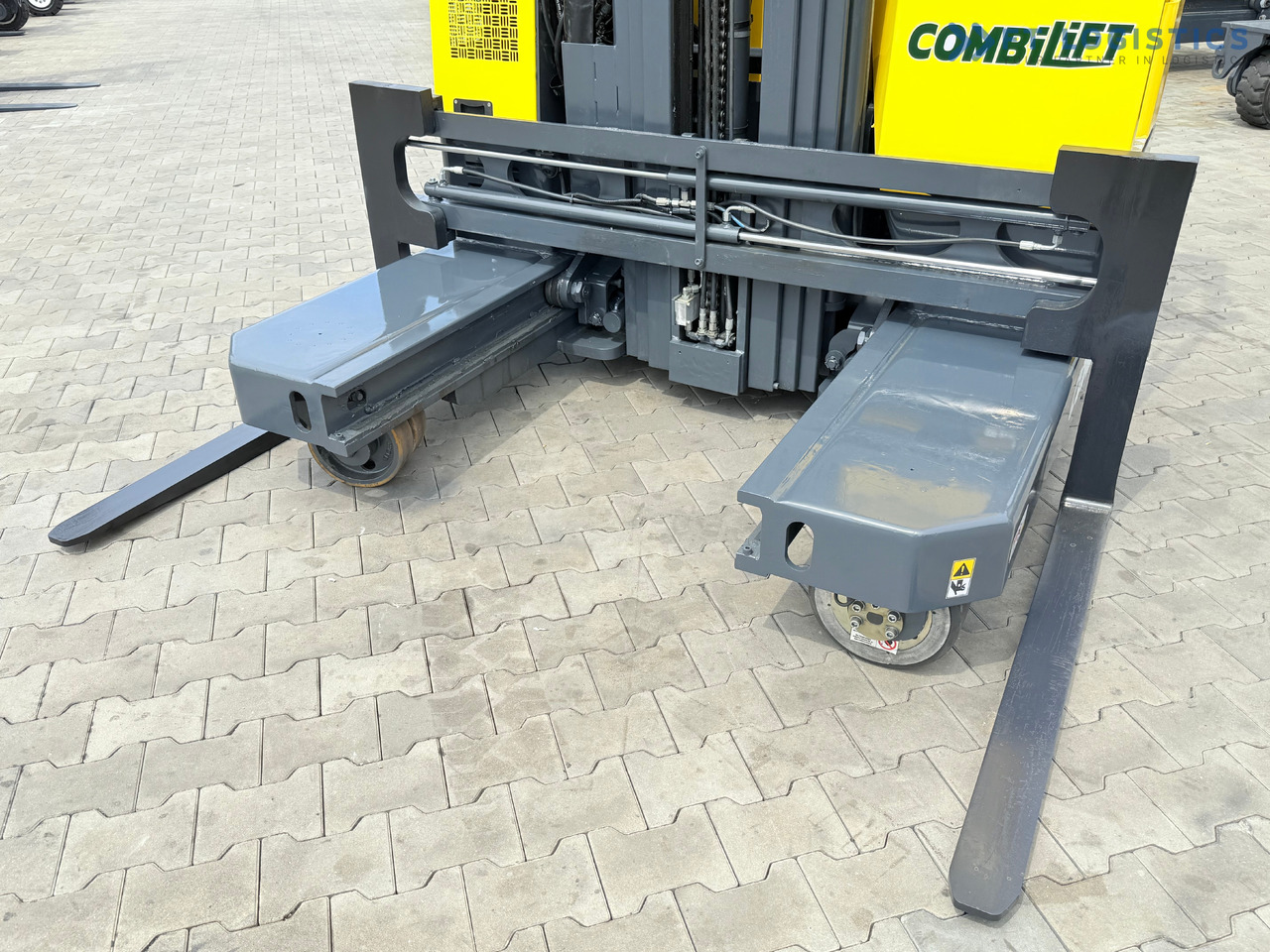 New 4-way reach truck COMBILIFT MR / ELECTRIC / TRIPLEX – 6000MM / FULL FREE LIFT / WIDE POSITIONER / FORK SIDESHIFT / ONLY 1400 HOURS / LIKE NEW [ Copy ] [ Copy ]: picture 16