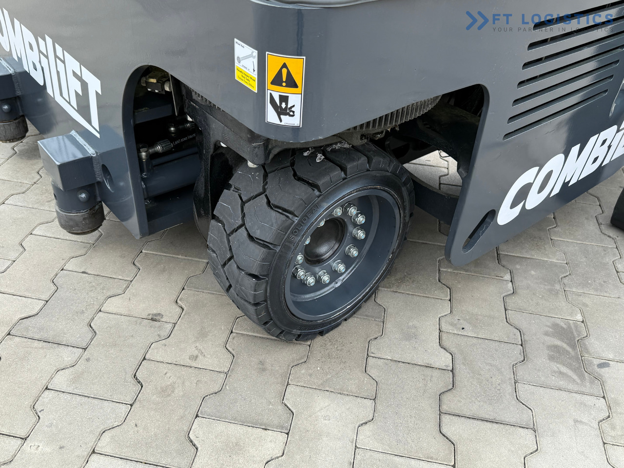 Leasing of COMBILIFT MR / ELECTRIC / TRIPLEX – 6000MM / FULL FREE LIFT / WIDE POSITIONER / FORK SIDESHIFT / ONLY 1400 HOURS / LIKE NEW COMBILIFT MR / ELECTRIC / TRIPLEX – 6000MM / FULL FREE LIFT / WIDE POSITIONER / FORK SIDESHIFT / ONLY 1400 HOURS / LIKE NEW: picture 6