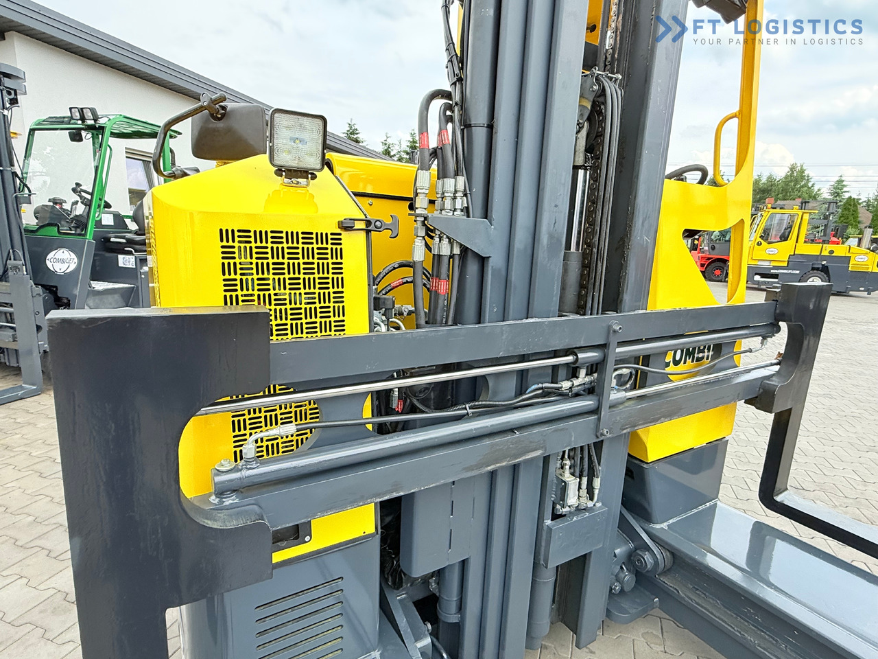 Leasing of COMBILIFT MR / ELECTRIC / TRIPLEX – 6000MM / FULL FREE LIFT / WIDE POSITIONER / FORK SIDESHIFT / ONLY 1400 HOURS / LIKE NEW COMBILIFT MR / ELECTRIC / TRIPLEX – 6000MM / FULL FREE LIFT / WIDE POSITIONER / FORK SIDESHIFT / ONLY 1400 HOURS / LIKE NEW: picture 48
