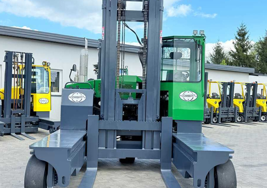 Combilift C10000 / DIESEL / DUPLEX - 4200MM / LIKE NEW - 4-way reach truck: picture 4 Combilift C10000 / DIESEL / DUPLEX - 4200MM / LIKE NEW - 4-way reach truck: picture 4
