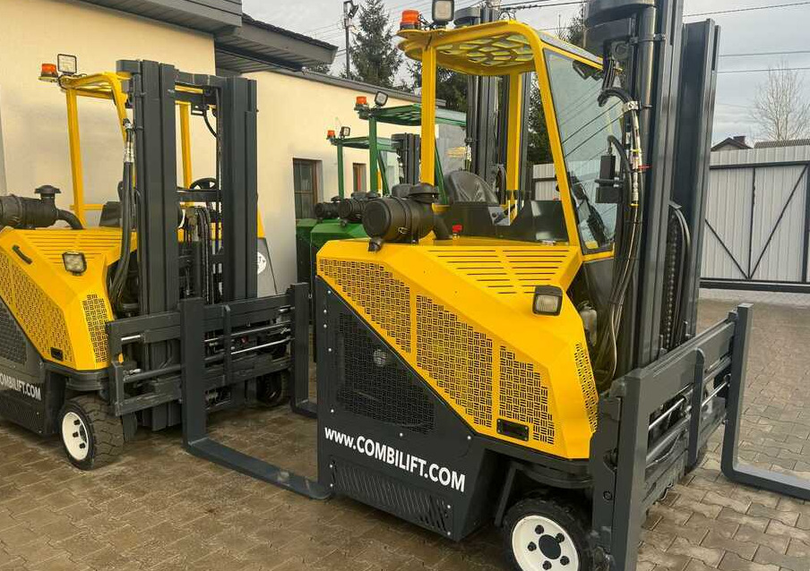Combilift C3000CB -DIESEL- Only 6117 hours - 4-way reach truck: picture 3 Combilift C3000CB -DIESEL- Only 6117 hours - 4-way reach truck: picture 3