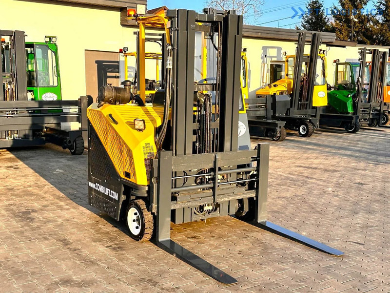 Combilift C3000CB / LPG / TRIPLEX - 4900MM / LPG / FREE LIFT / FORK POSITIONER C3000CB / LPG / TRIPLEX - 4900MM / LPG / FREE LIFT / FORK P - 4-way reach truck: picture 4 Combilift C3000CB / LPG / TRIPLEX - 4900MM / LPG / FREE LIFT / FORK POSITIONER C3000CB / LPG / TRIPLEX - 4900MM / LPG / FREE LIFT / FORK P - 4-way reach truck: picture 4
