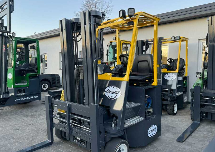 Combilift C3000CB-Triplex 4900mm -2015 year - 4-way reach truck: picture 2 Combilift C3000CB-Triplex 4900mm -2015 year - 4-way reach truck: picture 2