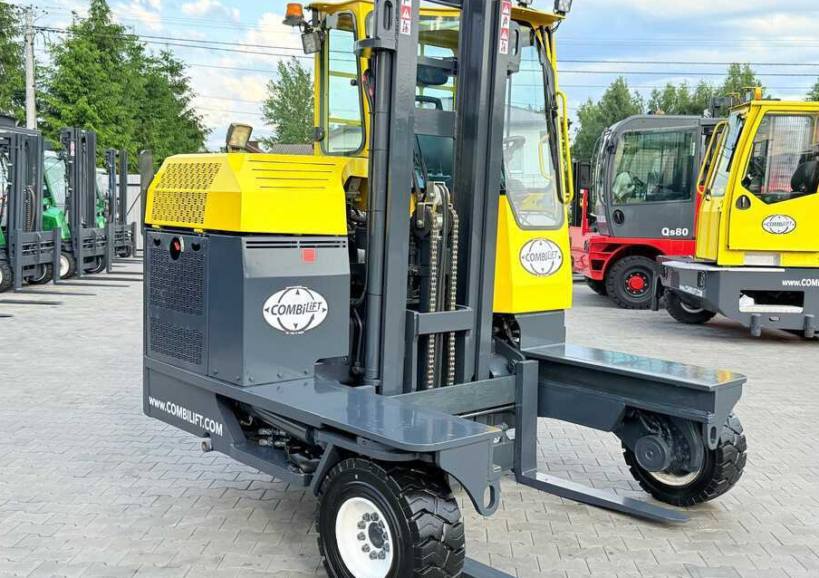 Combilift C3000XL / DUPLEX - 3200MM / FREE LIFT / XL CABIN / SIDESHIFT / ONLY 3087 HOURS / LIKE NEW - 4-way reach truck: picture 5 Combilift C3000XL / DUPLEX - 3200MM / FREE LIFT / XL CABIN / SIDESHIFT / ONLY 3087 HOURS / LIKE NEW - 4-way reach truck: picture 5