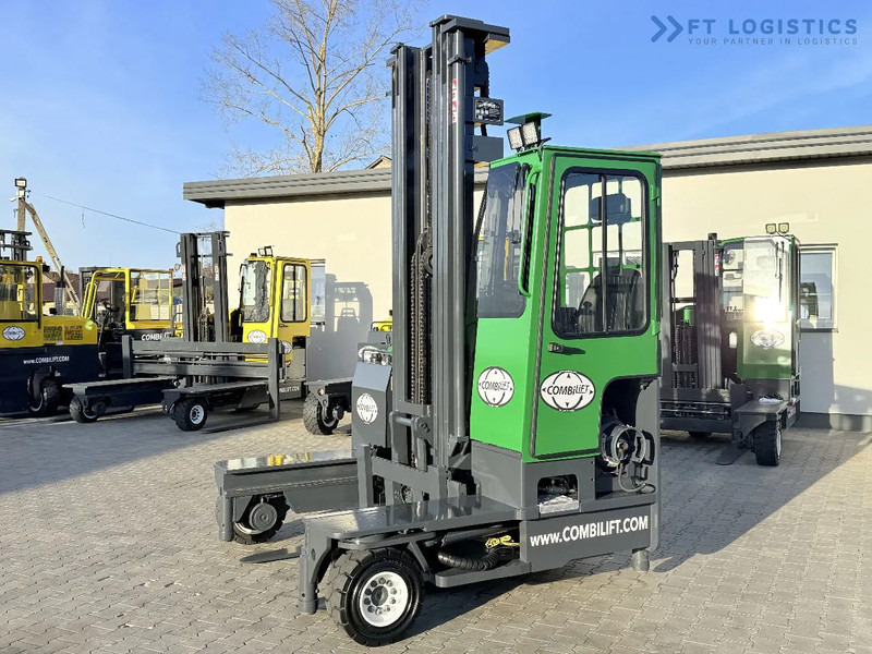 Combilift C4000 / GAS / TRIPLEX - 6900MM / FREE-LIFT / FULL CABIN C4000 / GAS / TRIPLEX - 6900MM / FREE-LIFT / FULL CABIN - 4-way reach truck: picture 3 Combilift C4000 / GAS / TRIPLEX - 6900MM / FREE-LIFT / FULL CABIN C4000 / GAS / TRIPLEX - 6900MM / FREE-LIFT / FULL CABIN - 4-way reach truck: picture 3