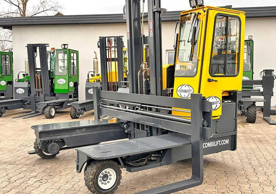 Combilift C4500 / DUPLEX / 4050MM / DIESEL / WIDE POSITIONER / FREE LIFT / SIDESHIFT / LIKE NEW - 4-way reach truck: picture 1 Combilift C4500 / DUPLEX / 4050MM / DIESEL / WIDE POSITIONER / FREE LIFT / SIDESHIFT / LIKE NEW - 4-way reach truck: picture 1