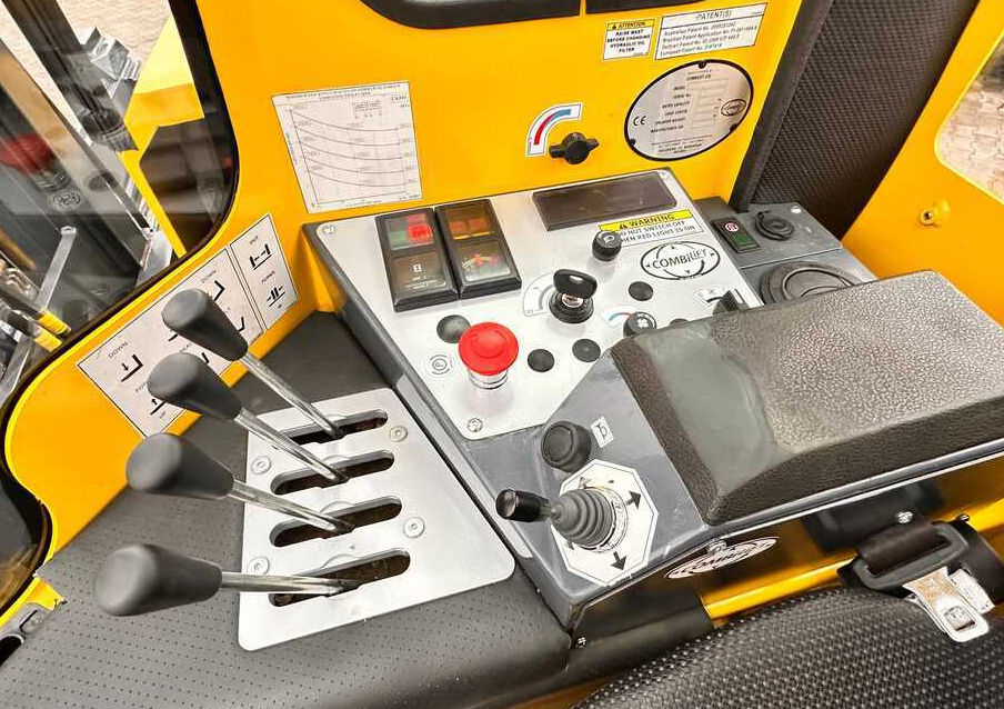 Leasing of  Combilift C4500 / DUPLEX / 4050MM / DIESEL / WIDE POSITIONER / FREE LIFT / SIDESHIFT / LIKE NEW Combilift C4500 / DUPLEX / 4050MM / DIESEL / WIDE POSITIONER / FREE LIFT / SIDESHIFT / LIKE NEW: picture 17