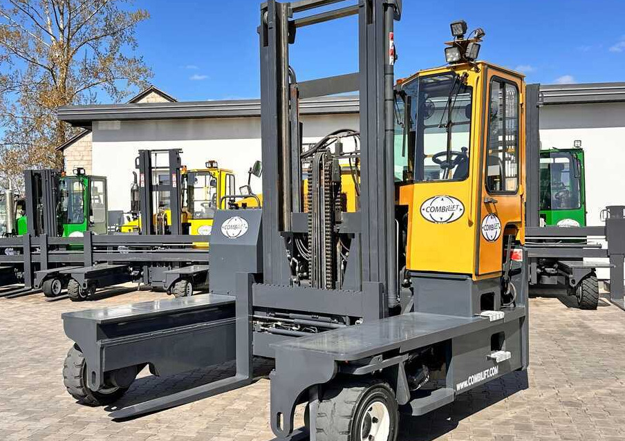 Combilift C9000 / GAS / DUPLEX / 4700MM / FREE LIFT / POSITIONER / FORK SIDE SHIFT / EXCELLENT CONDITION - 4-way reach truck: picture 5 Combilift C9000 / GAS / DUPLEX / 4700MM / FREE LIFT / POSITIONER / FORK SIDE SHIFT / EXCELLENT CONDITION - 4-way reach truck: picture 5
