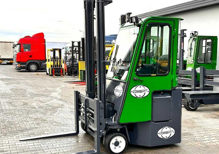 Combilift Combilift C3000CB - DUPLEX 4000mm - Year 2015 - / CABIN - HEATING / ONLY 6546 MTH / EXCELLENT CONDITION / LIKE NEW! - 4-way reach truck: picture 1 Combilift Combilift C3000CB - DUPLEX 4000mm - Year 2015 - / CABIN - HEATING / ONLY 6546 MTH / EXCELLENT CONDITION / LIKE NEW! - 4-way reach truck: picture 1