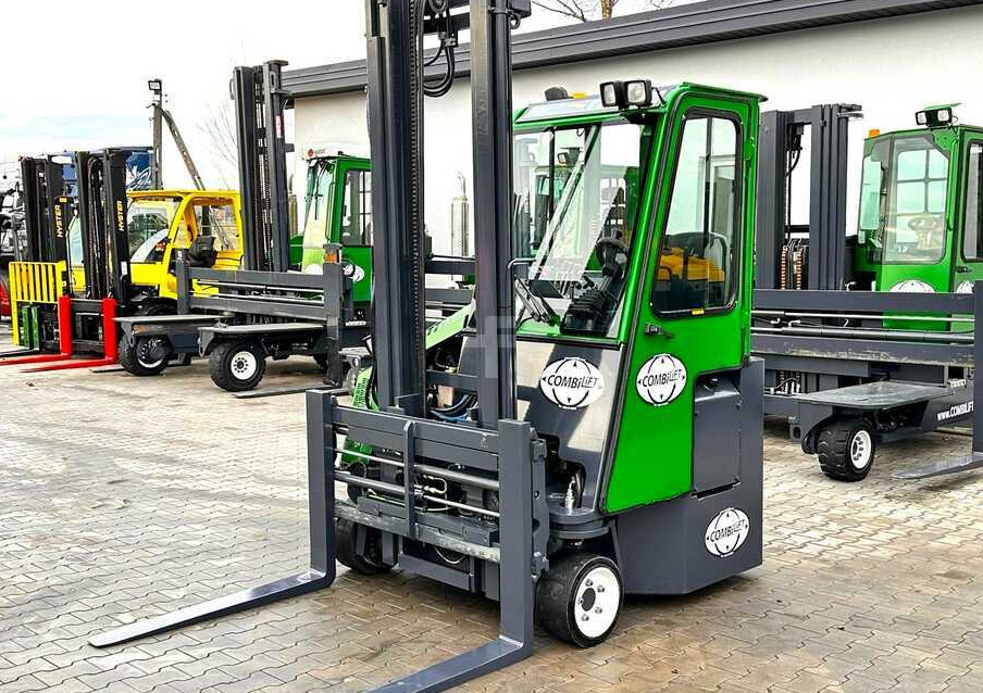 Combilift Combilift C3000CB - DUPLEX 4000mm - Year 2015 - / CABIN - HEATING / ONLY 6546 MTH / EXCELLENT CONDITION / LIKE NEW! - 4-way reach truck: picture 2 Combilift Combilift C3000CB - DUPLEX 4000mm - Year 2015 - / CABIN - HEATING / ONLY 6546 MTH / EXCELLENT CONDITION / LIKE NEW! - 4-way reach truck: picture 2