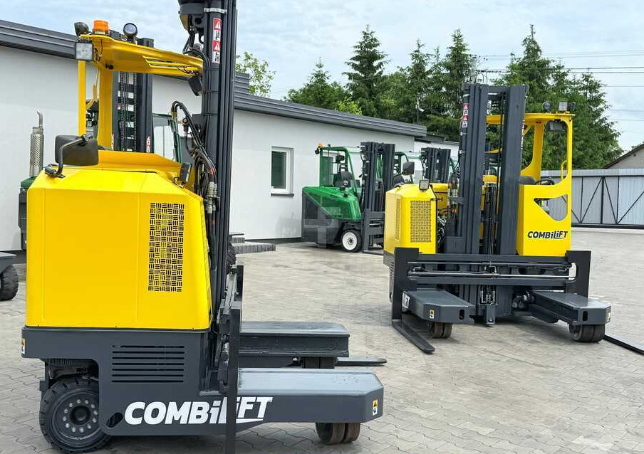 Combilift MR / ELECTRIC / TRIPLEX – 6000MM / FULL FREE LIFT / WIDE POSITIONER / FORK SIDESHIFT / ONLY 1400 HOURS / LIKE NEW - 4-way reach truck: picture 4 Combilift MR / ELECTRIC / TRIPLEX – 6000MM / FULL FREE LIFT / WIDE POSITIONER / FORK SIDESHIFT / ONLY 1400 HOURS / LIKE NEW - 4-way reach truck: picture 4