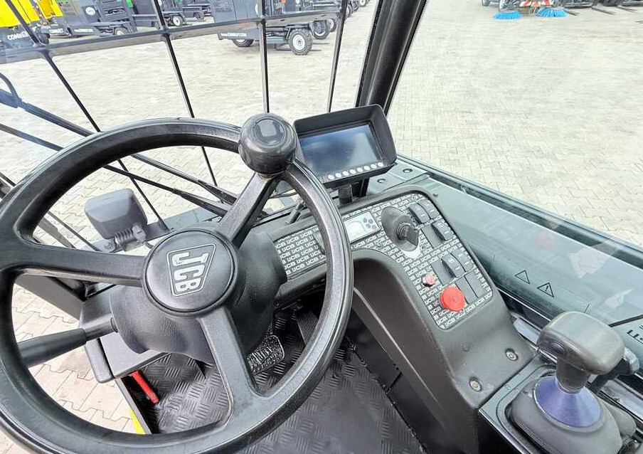 Leasing of  JCB TLT35D / DIESEL / CAB / NEW TYRES / 4450MM / TELESCOPIC – EXCELLENT CONDITION JCB TLT35D / DIESEL / CAB / NEW TYRES / 4450MM / TELESCOPIC – EXCELLENT CONDITION: picture 20