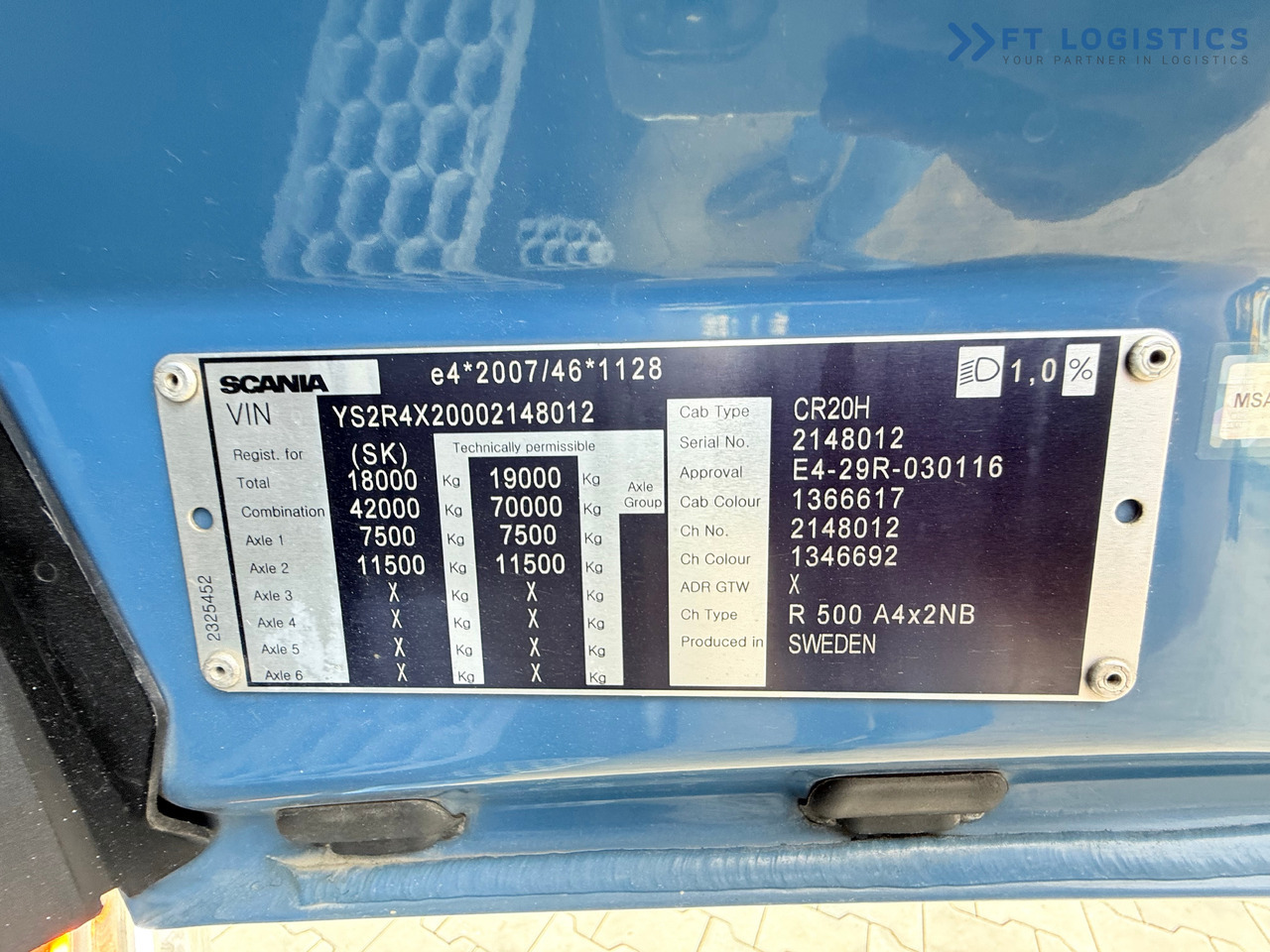 SCANIA R500 / STANDARD / RETARDER / 6X AIR SUSPENSION / PARKING AIR CONDITIONING / INTERAXLE COVERS / 2X BED / FRIDGE / RETARDER / LIKE NEW - Tractor unit: picture 4 SCANIA R500 / STANDARD / RETARDER / 6X AIR SUSPENSION / PARKING AIR CONDITIONING / INTERAXLE COVERS / 2X BED / FRIDGE / RETARDER / LIKE NEW - Tractor unit: picture 4