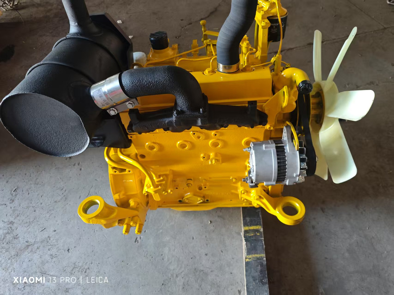 KOMATSU 4D95LE-3 - Engine for Excavator: picture 1 KOMATSU 4D95LE-3 - Engine for Excavator: picture 1