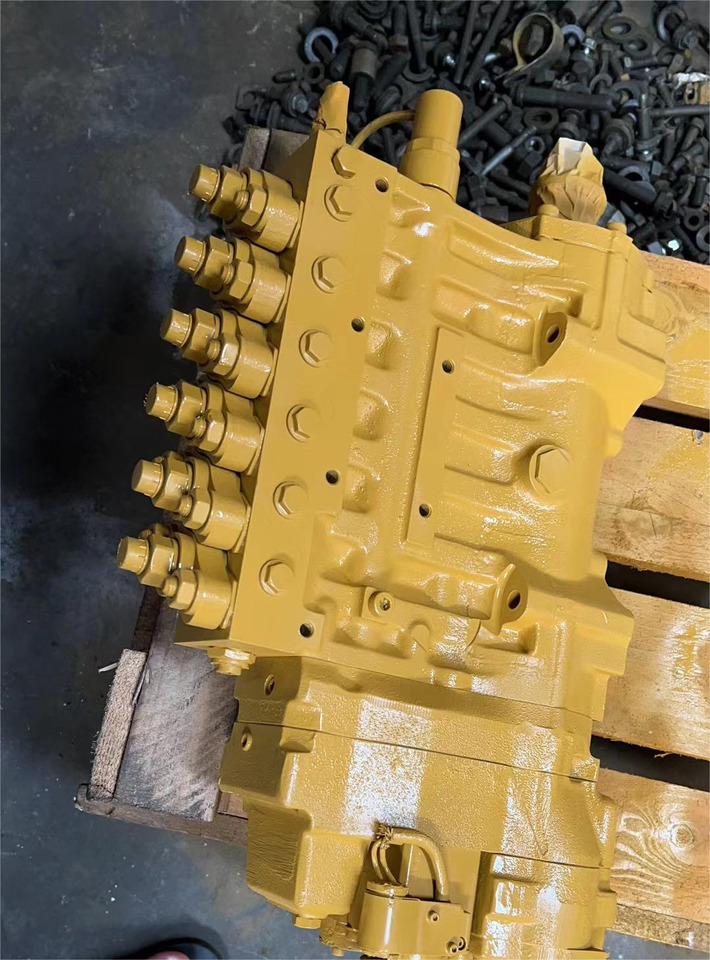 KOMATSU 6553-00-2302 - Fuel processing/ Fuel delivery for Construction machinery: picture 3 KOMATSU 6553-00-2302 - Fuel processing/ Fuel delivery for Construction machinery: picture 3