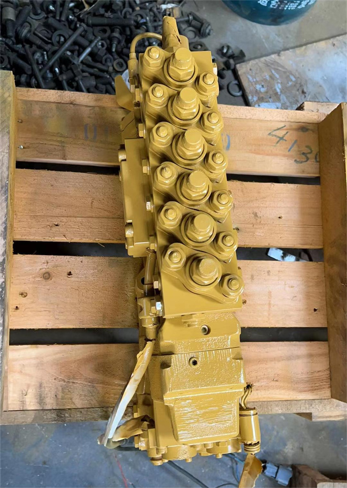 KOMATSU 6553-00-2302 - Fuel processing/ Fuel delivery for Construction machinery: picture 2 KOMATSU 6553-00-2302 - Fuel processing/ Fuel delivery for Construction machinery: picture 2