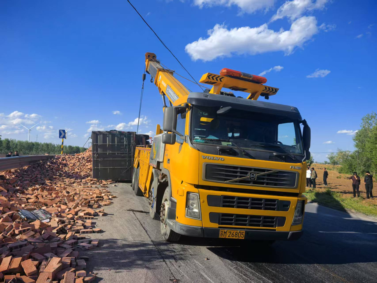 XCMG crane truck 70t - Crane truck: picture 2 XCMG crane truck 70t - Crane truck: picture 2