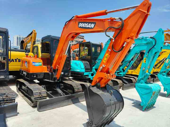 Mini excavator 90% New Mini Excavator Doosan DH55, 5-Ton Mini Used Doosan Excavator with Low Price and Good Quality: picture 6