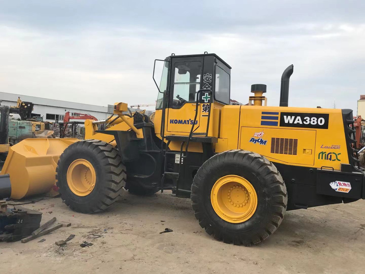 BACKHOE LOADER Certified Pre-Owned Komatsu WA380-3 | Heavy-Duty Loader for Mining/ Construction - Price Negotiable! - Wheel loader: picture 4 BACKHOE LOADER Certified Pre-Owned Komatsu WA380-3 | Heavy-Duty Loader for Mining/ Construction - Price Negotiable! - Wheel loader: picture 4