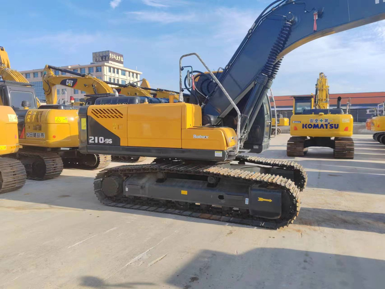 CRAWLER EXCAVATOR Hyundai 210lc-9 Excavator for Mining & Construction - Crawler excavator: picture 1 CRAWLER EXCAVATOR Hyundai 210lc-9 Excavator for Mining & Construction - Crawler excavator: picture 1