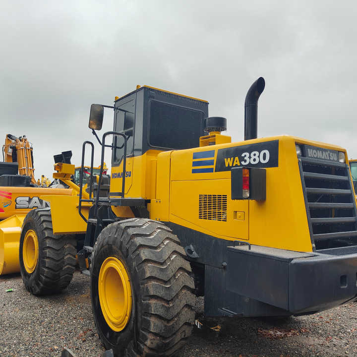 Certified Pre-Owned Komatsu WA380-3 | Heavy-Duty Loader for Mining/ Construction - Price Negotiable! - Backhoe loader: picture 1 Certified Pre-Owned Komatsu WA380-3 | Heavy-Duty Loader for Mining/ Construction - Price Negotiable! - Backhoe loader: picture 1