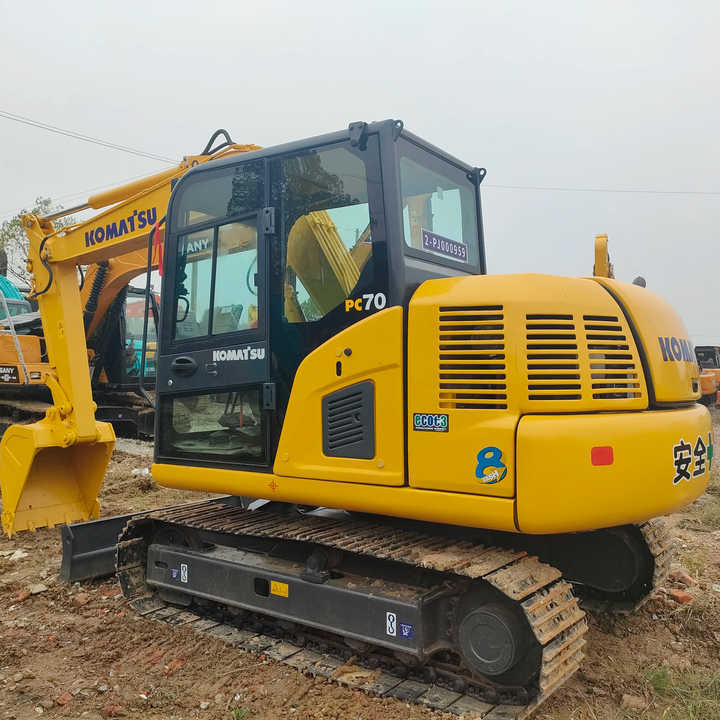 Cheap Used Komatsu PC70-8 Crawler Excavator with High Efficiency Used Heavy M achinery Komatsu PC70-8 Digger Cheap for Sale - Crawler excavator: picture 2 Cheap Used Komatsu PC70-8 Crawler Excavator with High Efficiency Used Heavy M achinery Komatsu PC70-8 Digger Cheap for Sale - Crawler excavator: picture 2