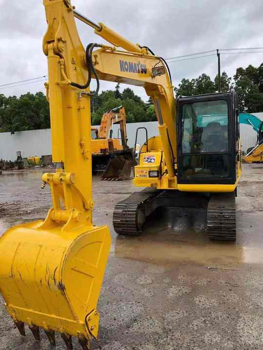 Cheap Used Komatsu PC70-8 Crawler Excavator with High Efficiency Used Heavy Machinery Komatsu PC70-8 Digger Cheap for Sale - Crawler excavator: picture 3 Cheap Used Komatsu PC70-8 Crawler Excavator with High Efficiency Used Heavy Machinery Komatsu PC70-8 Digger Cheap for Sale - Crawler excavator: picture 3
