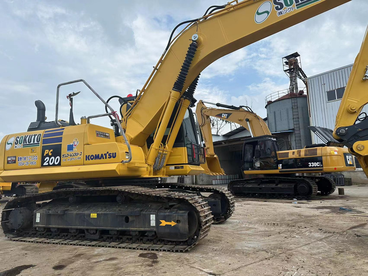 CRAWLER EXCAVATOR Used Good Quality Japan Original PC200-8 in Good Condition PC200-8 Komatsu - Construction machinery: picture 4 CRAWLER EXCAVATOR Used Good Quality Japan Original PC200-8 in Good Condition PC200-8 Komatsu - Construction machinery: picture 4