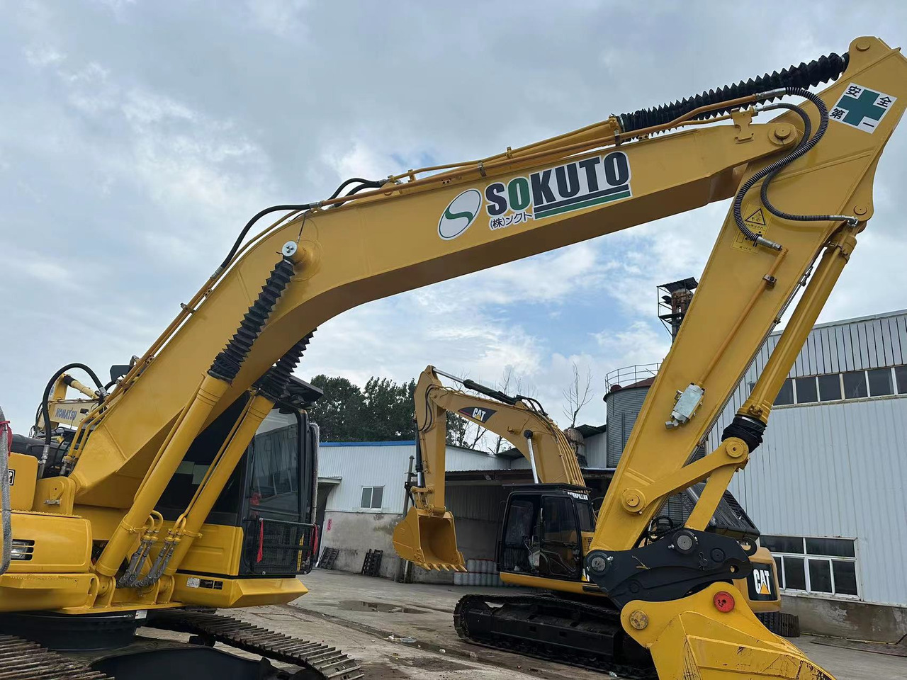 CRAWLER EXCAVATOR Used Good Quality Japan Original PC200-8 in Good Condition PC200-8 Komatsu - Construction machinery: picture 5 CRAWLER EXCAVATOR Used Good Quality Japan Original PC200-8 in Good Condition PC200-8 Komatsu - Construction machinery: picture 5