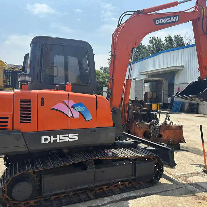 Low Shipping Used Excavator Doosan DH55 Good Condition with Low Hours - Excavator: picture 1 Low Shipping Used Excavator Doosan DH55 Good Condition with Low Hours - Excavator: picture 1