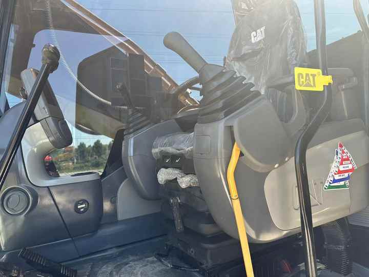 Used Caterpillar 330D2L Crawler Excavator Foe Sale - Crawler excavator: picture 4 Used Caterpillar 330D2L Crawler Excavator Foe Sale - Crawler excavator: picture 4