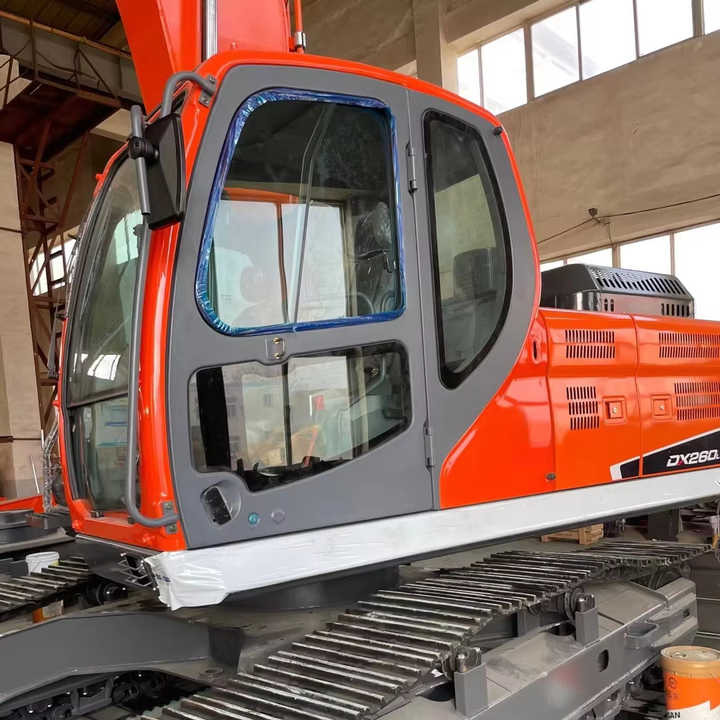 Used Digger DOOSAN DX260 Construction Machinery Construction Digger Used DOOSAN DX260 Cheap Excavator - Crawler excavator: picture 1 Used Digger DOOSAN DX260 Construction Machinery Construction Digger Used DOOSAN DX260 Cheap Excavator - Crawler excavator: picture 1