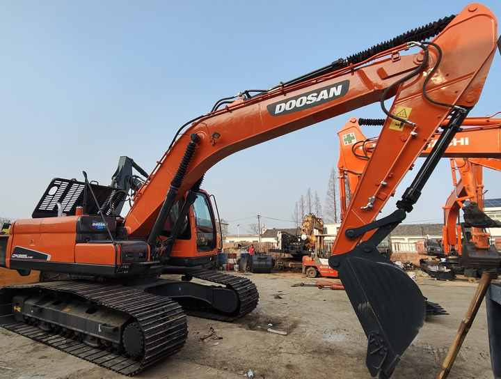 Used Excavator Doosan DX225LC-9 Excavators Mini Equipment Earth Moving Machinery Doosan Digger Excavator for Sale - Crawler excavator: picture 4 Used Excavator Doosan DX225LC-9 Excavators Mini Equipment Earth Moving Machinery Doosan Digger Excavator for Sale - Crawler excavator: picture 4