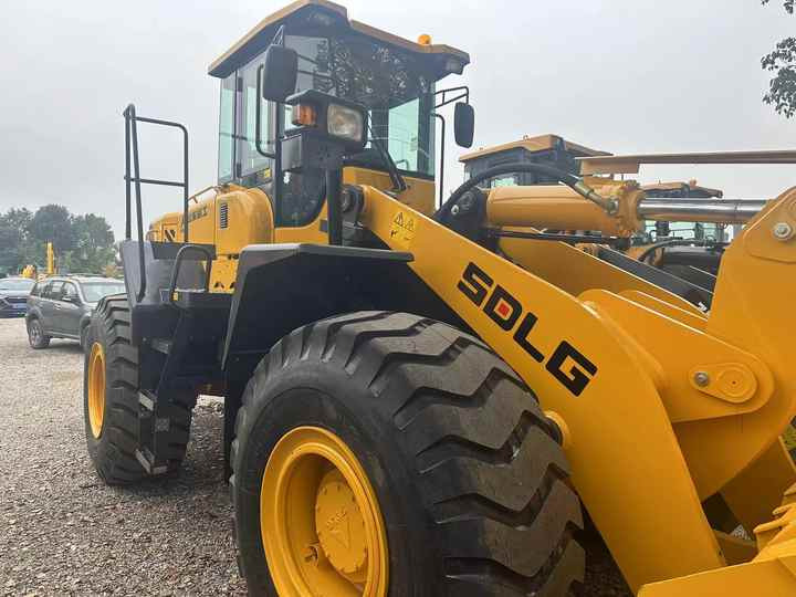 Used Road Construction Equipment SDLG LG956L Wheel Loader Second Hand SDLG 936 LG 953 LG958F 956L for Sale - Wheel loader: picture 2 Used Road Construction Equipment SDLG LG956L Wheel Loader Second Hand SDLG 936 LG 953 LG958F 956L for Sale - Wheel loader: picture 2