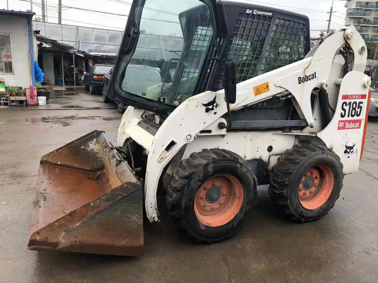 BOBCAT S185 - Skid steer loader: picture 2 BOBCAT S185 - Skid steer loader: picture 2