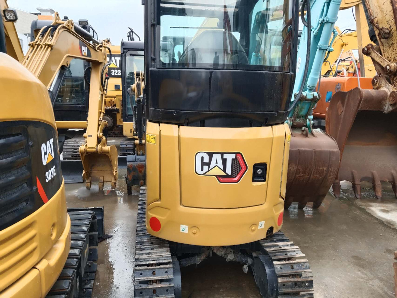 CATERPILLAR 302 - Mini excavator: picture 1 CATERPILLAR 302 - Mini excavator: picture 1