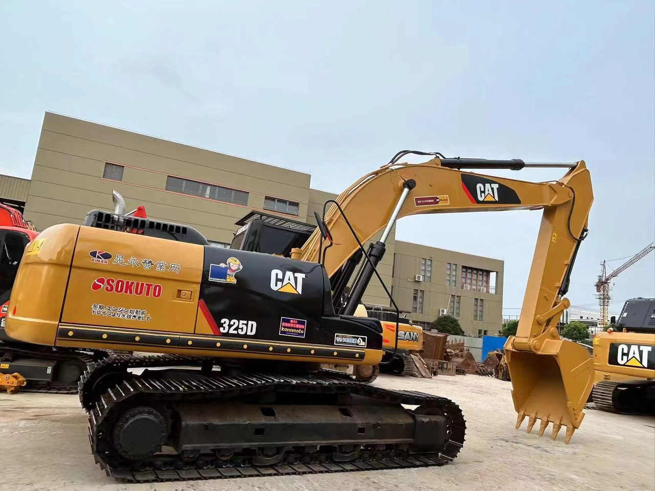 CATERPILLAR 325D - Crawler excavator: picture 1 CATERPILLAR 325D - Crawler excavator: picture 1