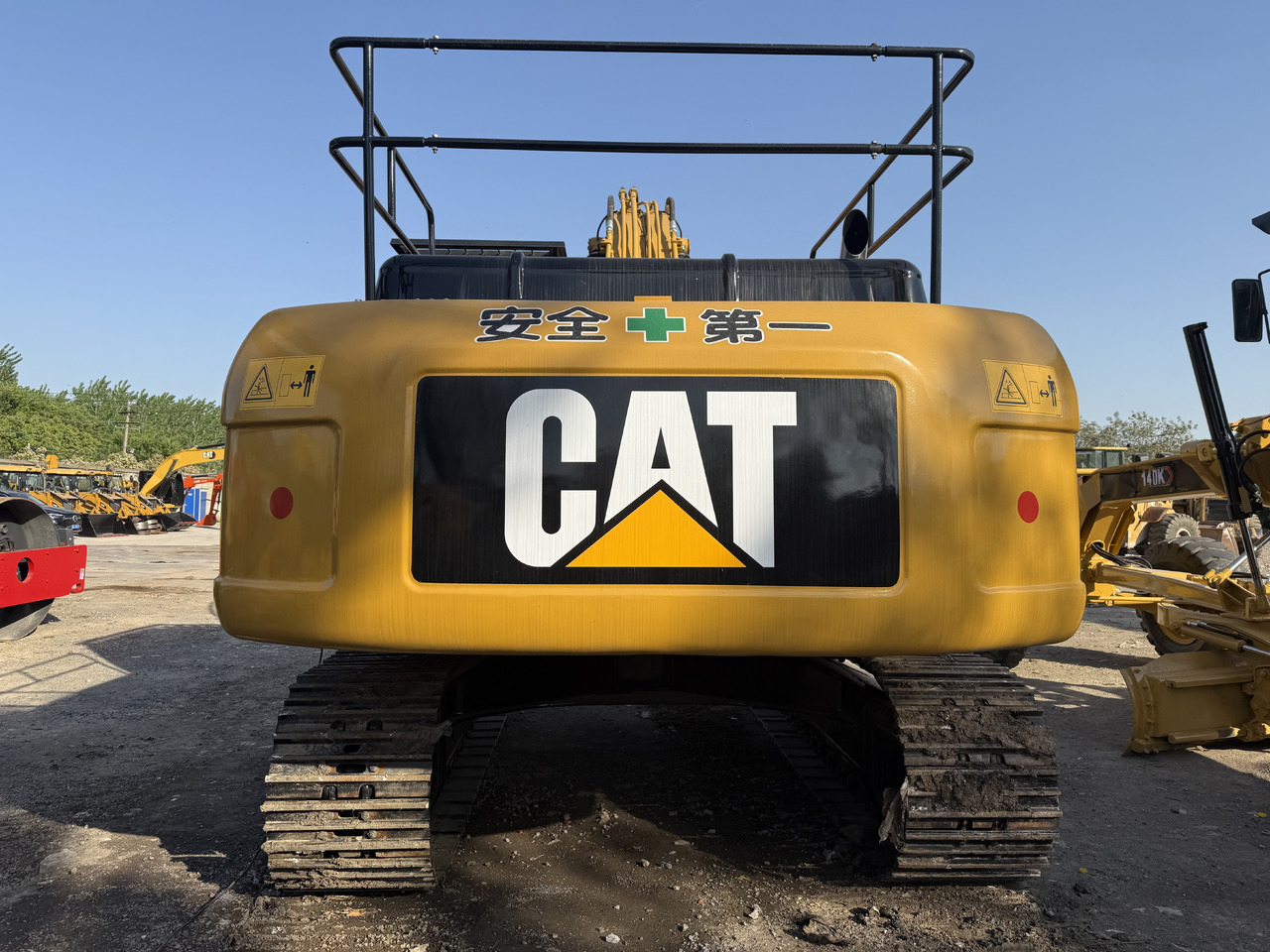 CATERPILLAR 330D2 - Crawler excavator: picture 3 CATERPILLAR 330D2 - Crawler excavator: picture 3