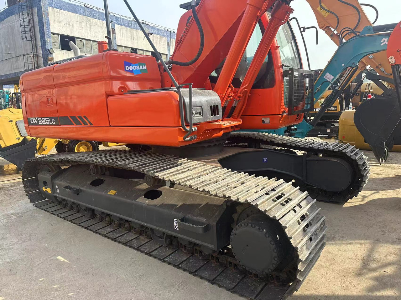 DOOSAN DX225LC - Crawler excavator: picture 3 DOOSAN DX225LC - Crawler excavator: picture 3