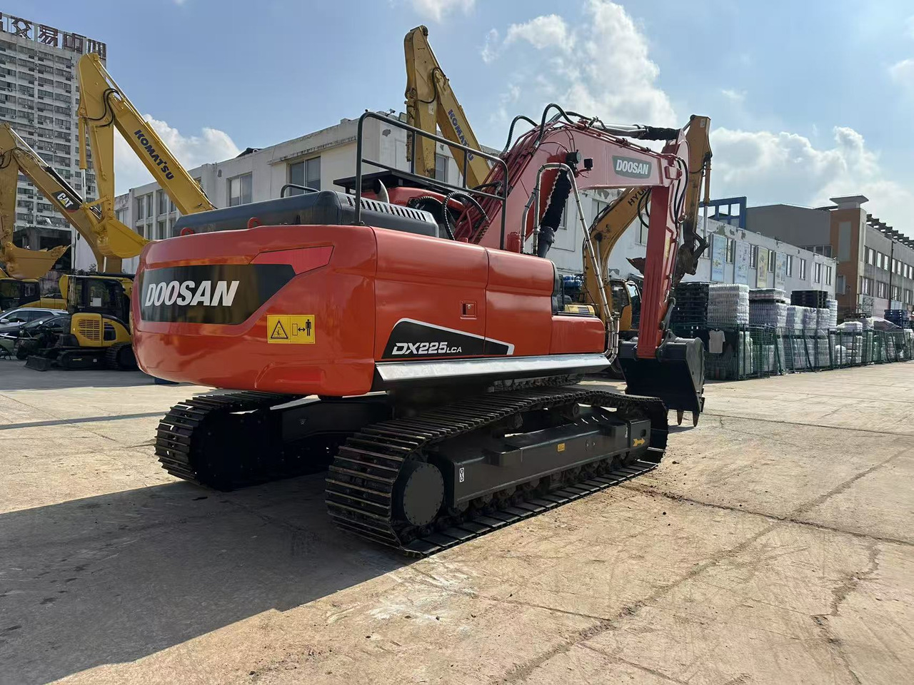 DOOSAN DX225LCA - Crawler excavator: picture 3 DOOSAN DX225LCA - Crawler excavator: picture 3