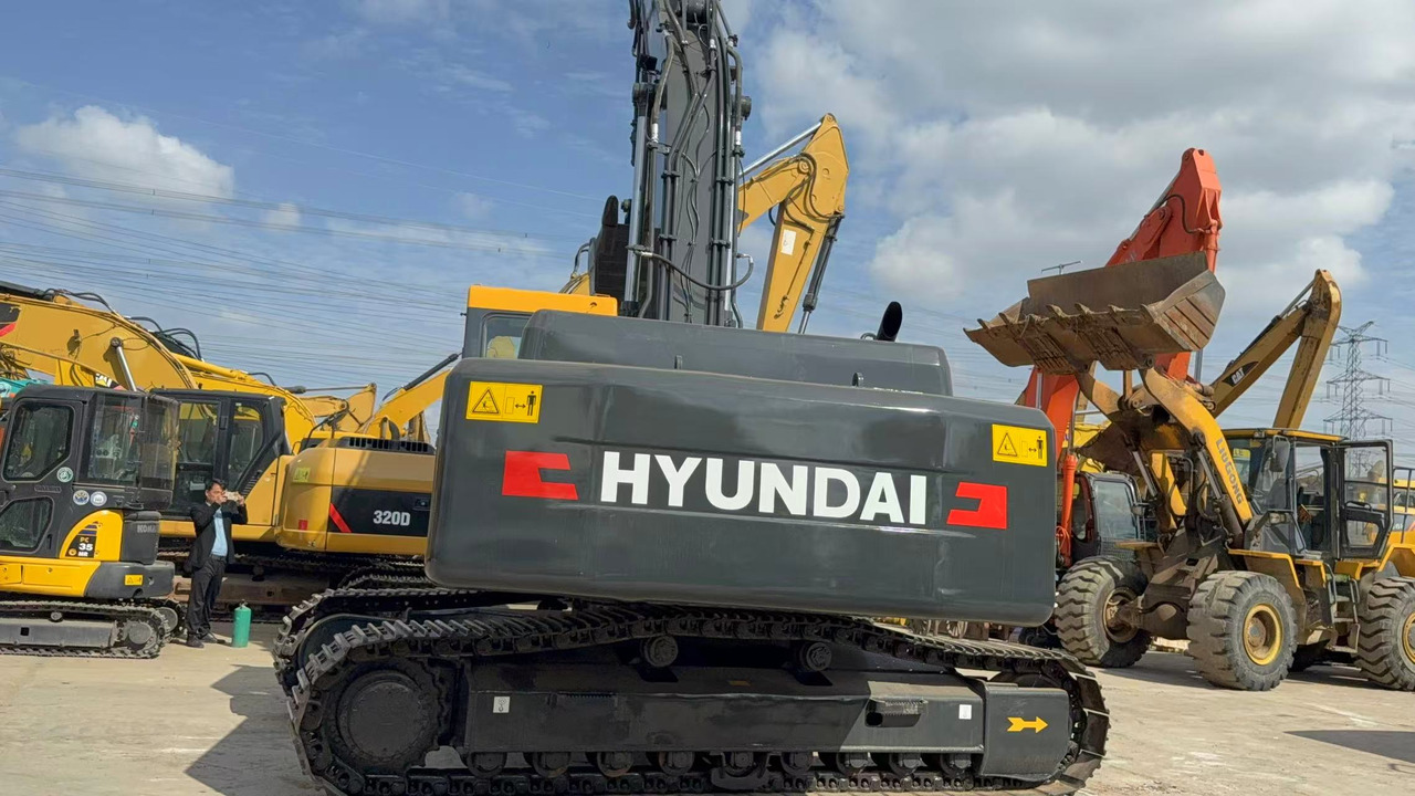 HYUNDAI HX340HD - Crawler excavator: picture 3 HYUNDAI HX340HD - Crawler excavator: picture 3