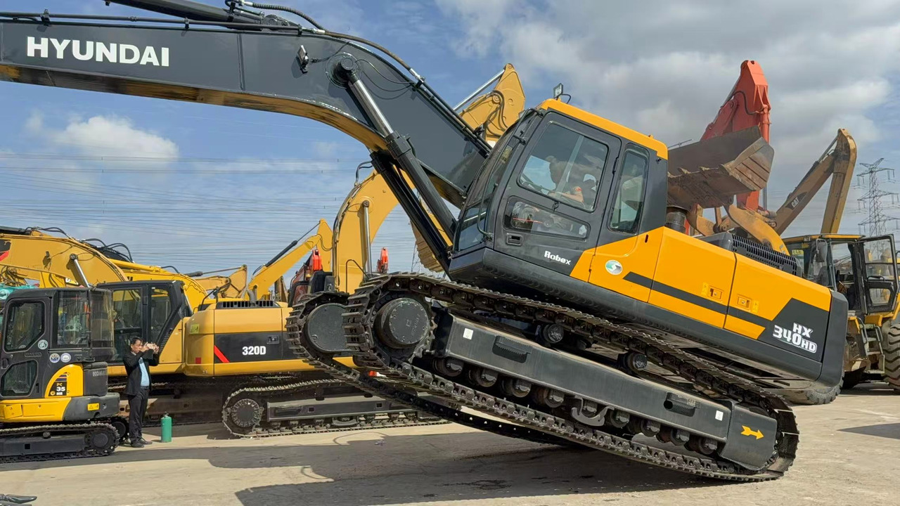 HYUNDAI HX340HD - Crawler excavator: picture 4 HYUNDAI HX340HD - Crawler excavator: picture 4