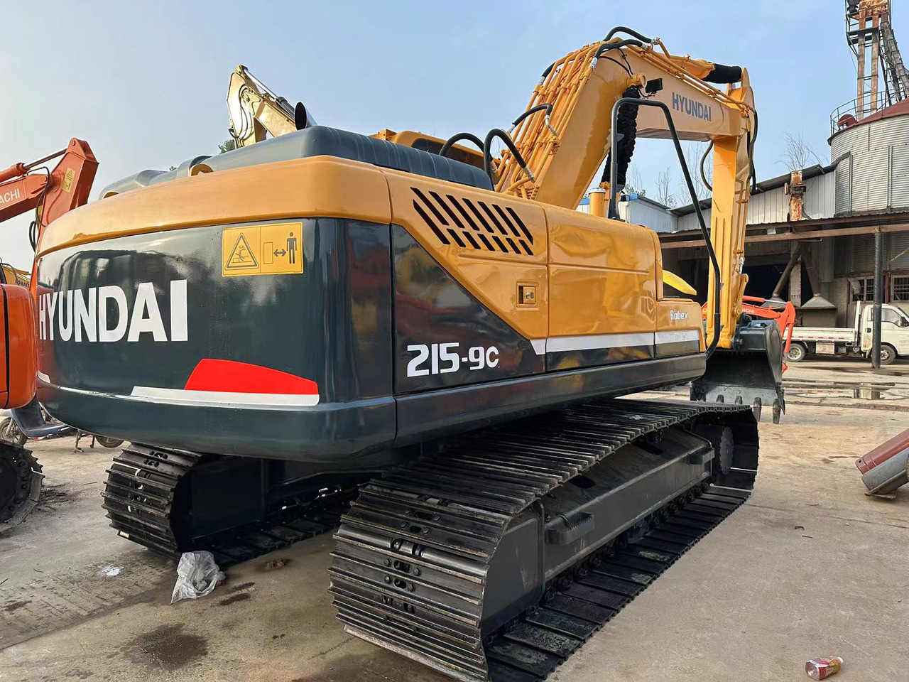 HYUNDAI R215-9C - Crawler excavator: picture 1 HYUNDAI R215-9C - Crawler excavator: picture 1
