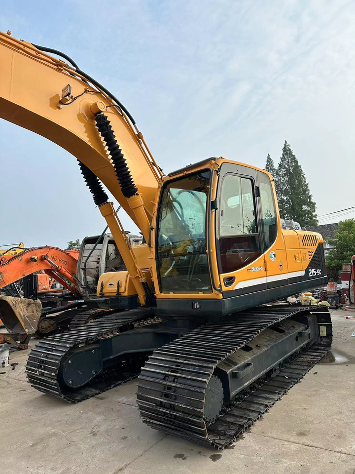 HYUNDAI R215-9C - Crawler excavator: picture 3 HYUNDAI R215-9C - Crawler excavator: picture 3