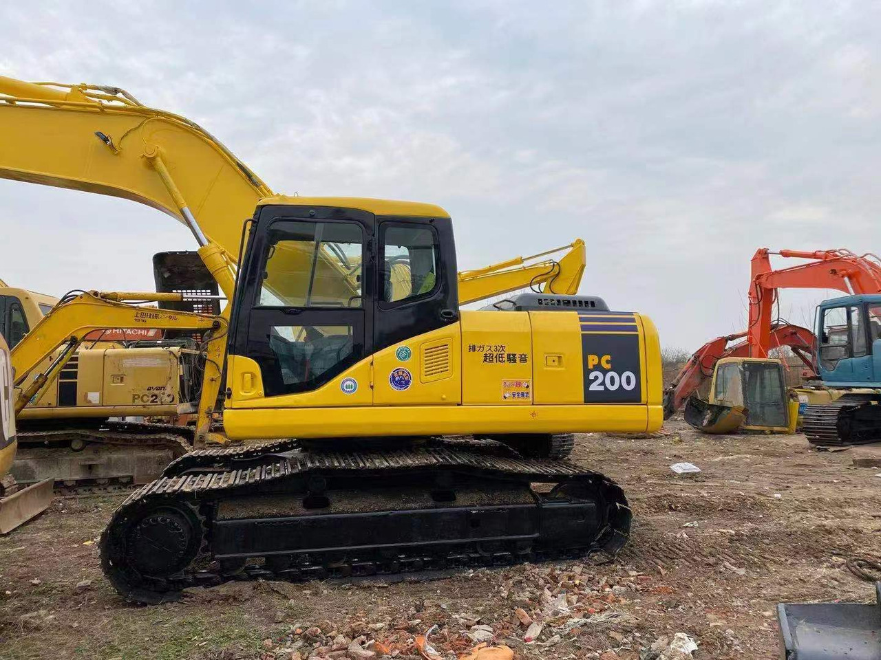 KOMATSU PC200-7 - Crawler excavator: picture 1 KOMATSU PC200-7 - Crawler excavator: picture 1