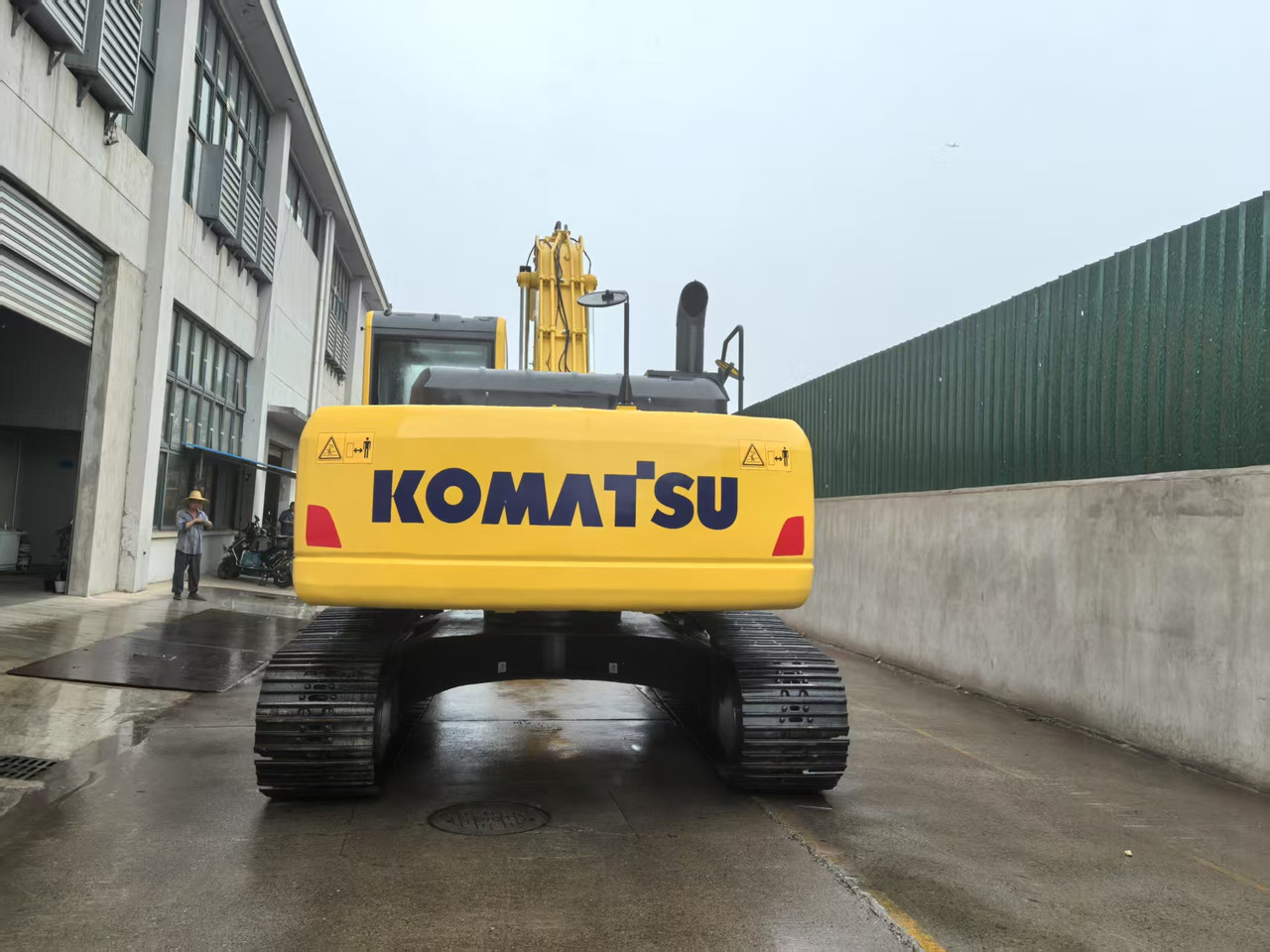 KOMATSU PC240LC-8M0 - Crawler excavator: picture 5 KOMATSU PC240LC-8M0 - Crawler excavator: picture 5