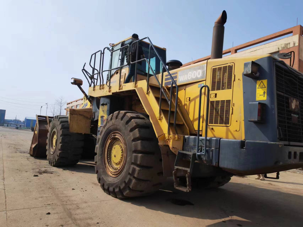 KOMATSU WA600-6 - Wheel loader: picture 2 KOMATSU WA600-6 - Wheel loader: picture 2